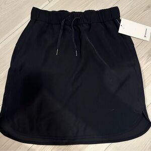 Lululemon On the Fly Skirt-Black size 8